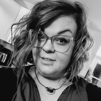 Jessika Girard (Elle)